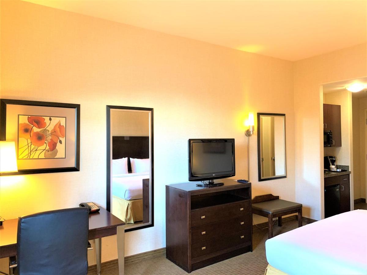 Holiday Inn Express Fresno Northwest - Herndon By Ihg Экстерьер фото