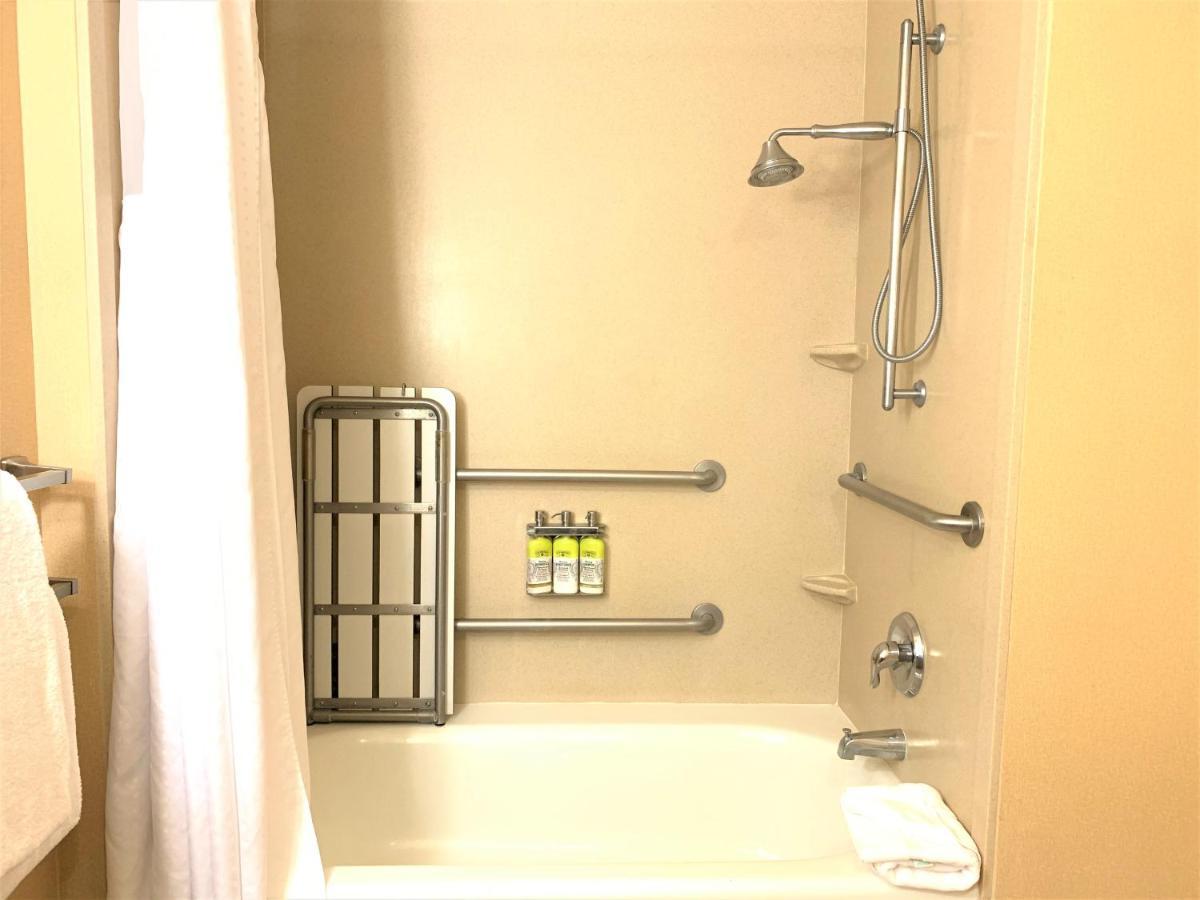 Holiday Inn Express Fresno Northwest - Herndon By Ihg Экстерьер фото