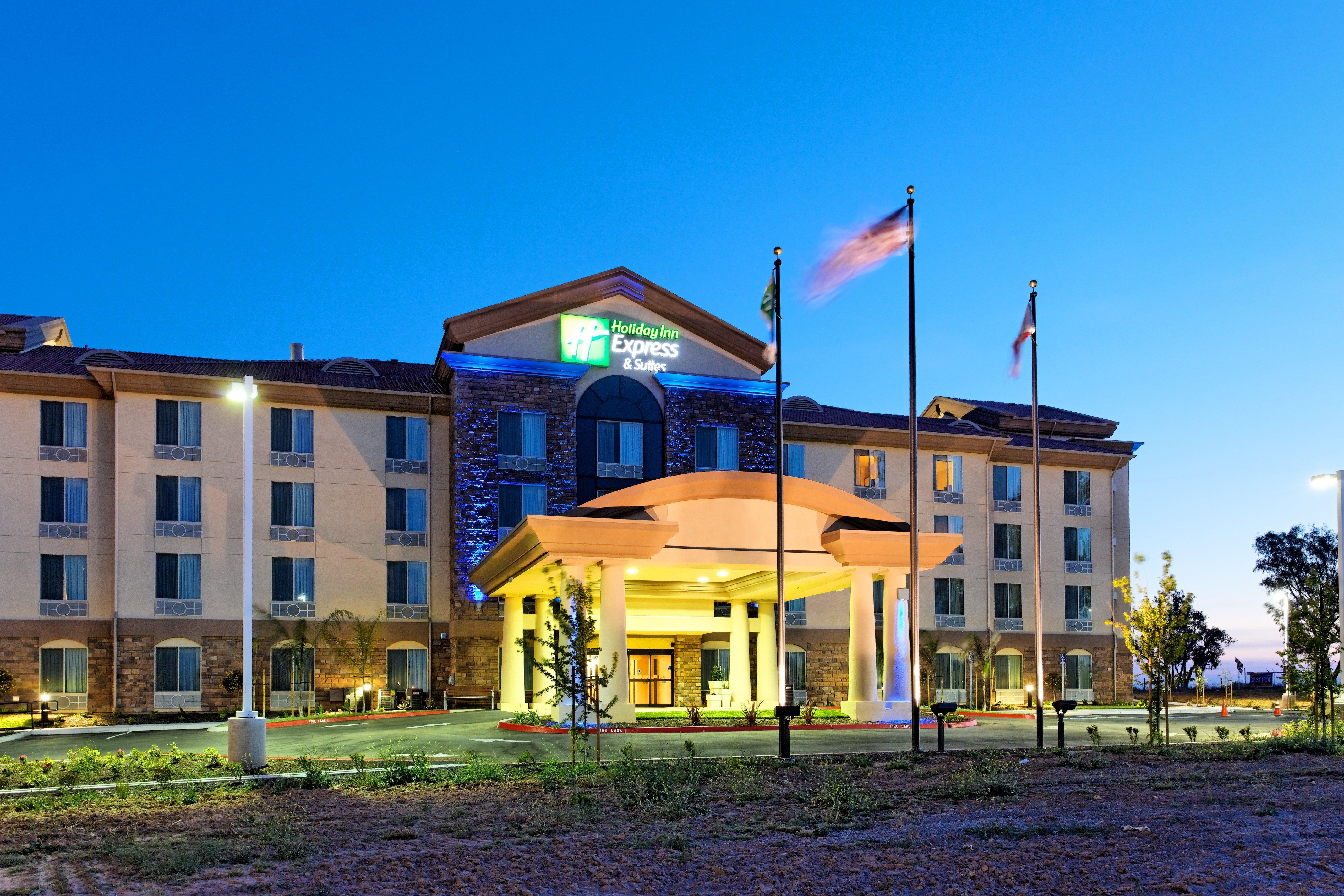 Holiday Inn Express Fresno Northwest - Herndon By Ihg Экстерьер фото