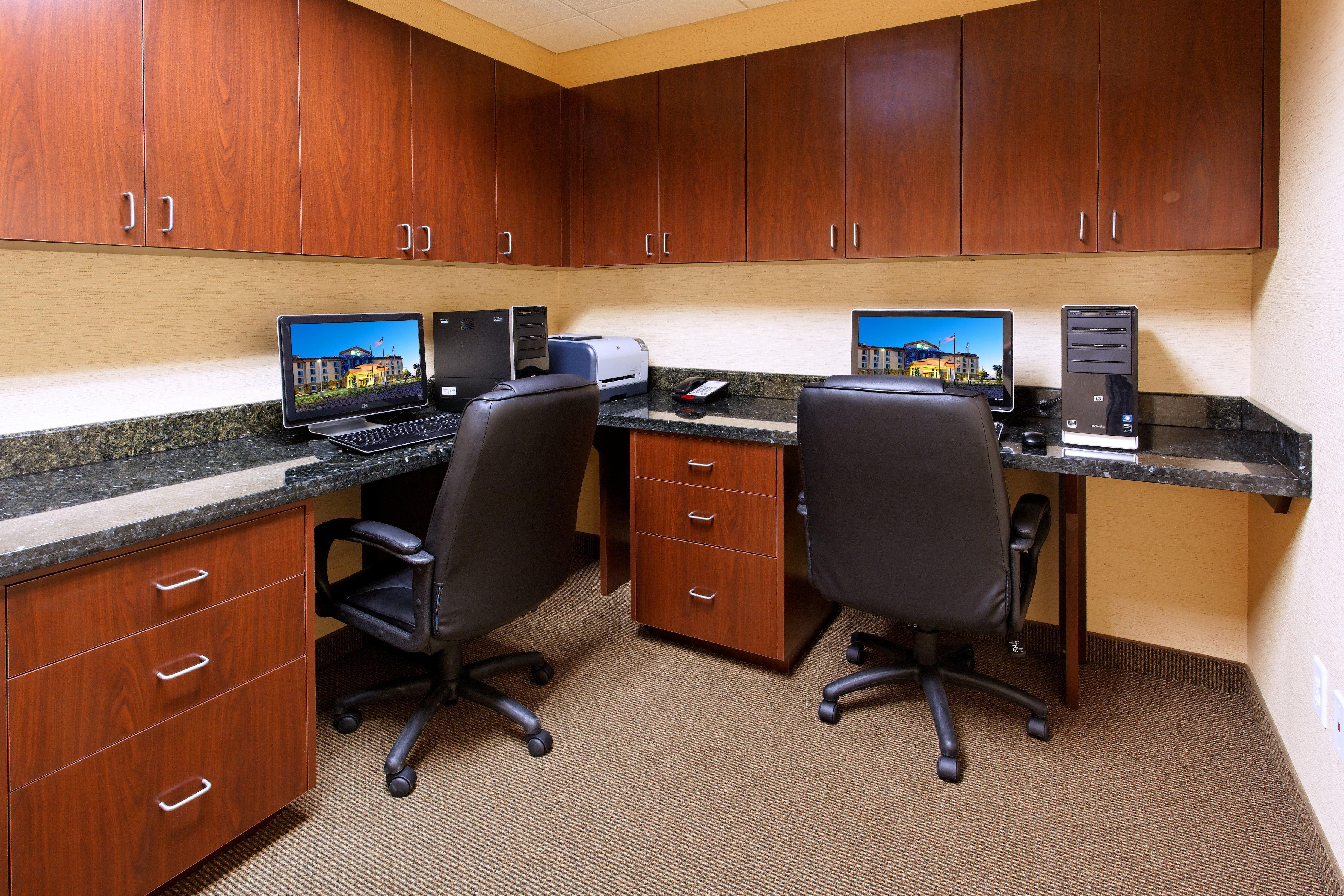 Holiday Inn Express Fresno Northwest - Herndon By Ihg Экстерьер фото