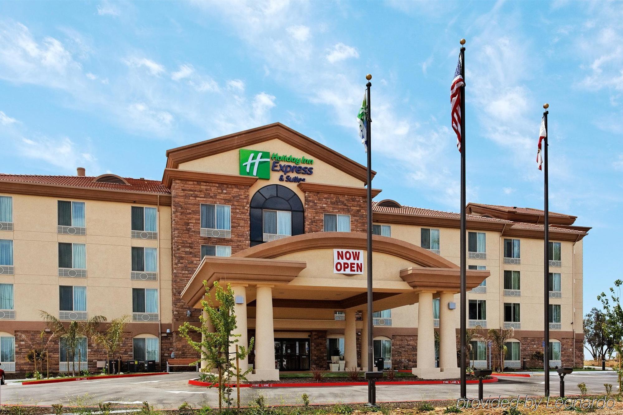 Holiday Inn Express Fresno Northwest - Herndon By Ihg Экстерьер фото