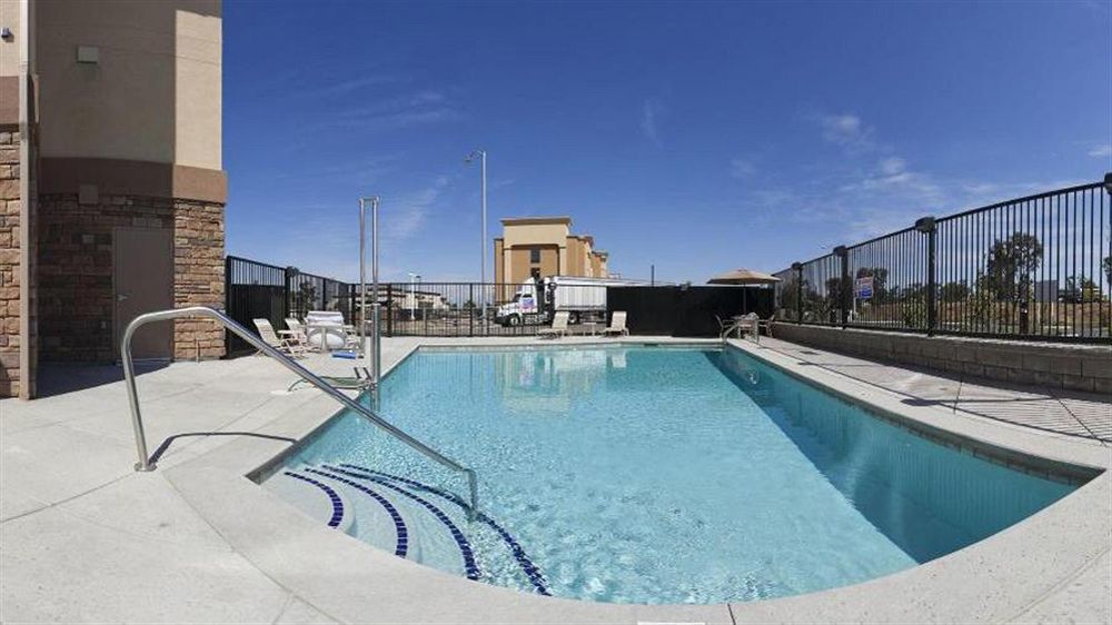 Holiday Inn Express Fresno Northwest - Herndon By Ihg Экстерьер фото